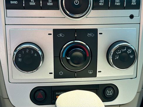 Used 2011 Chevrolet Malibu LS FWD image 14