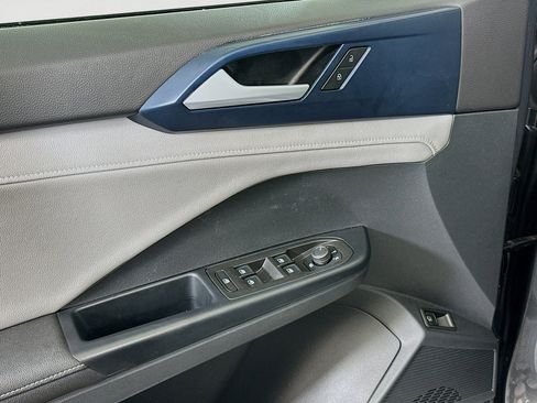 Used 2024 Volkswagen Taos SE image 15