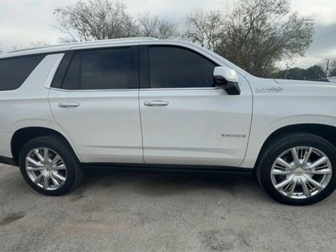 Certified 2022 Chevrolet Tahoe High Country w/ Premium Package image 9