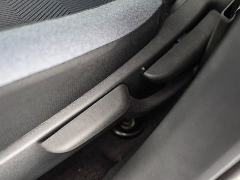 New 2025 Nissan Versa SV w/ Trunk Package image 21