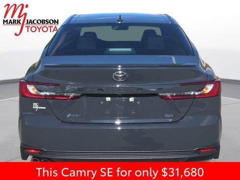 Used 2025 Toyota Camry SE w/ Convenience Package FWD image 11