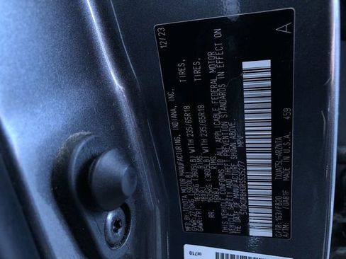 Certified 2024 Toyota Highlander LE image 35