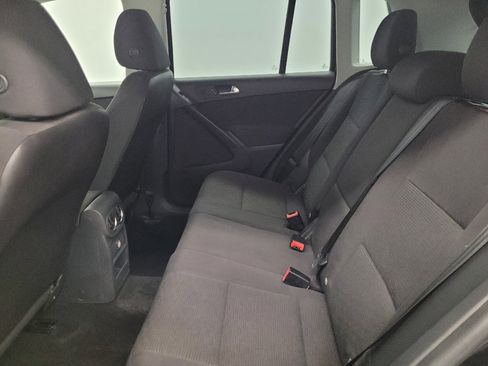 Used 2017 Volkswagen Tiguan Limited w/ Premium Package FWD image 18
