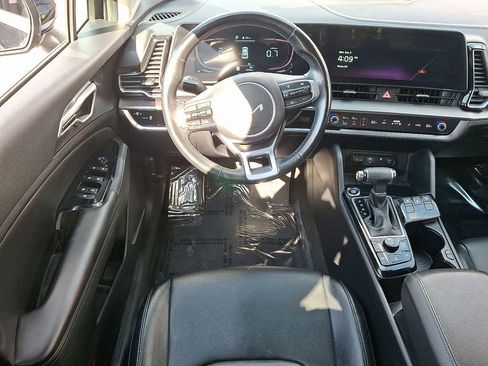 Used 2023 Kia Sportage EX image 13