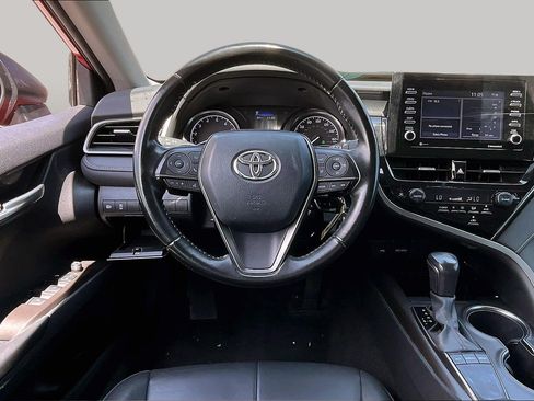 Used 2022 Toyota Camry SE FWD image 5