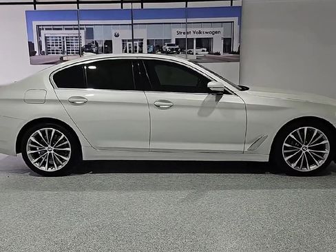 Used 2023 BMW 530i xDrive w/ Premium Package AWD/4WD image 9