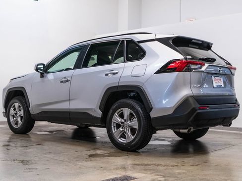 Used 2024 Toyota RAV4 XLE AWD/4WD image 7