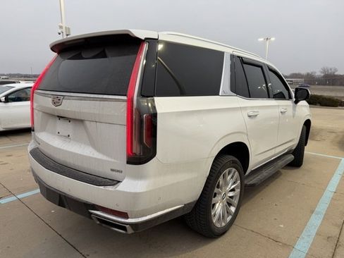 Used 2023 Cadillac Escalade Premium Luxury image 2