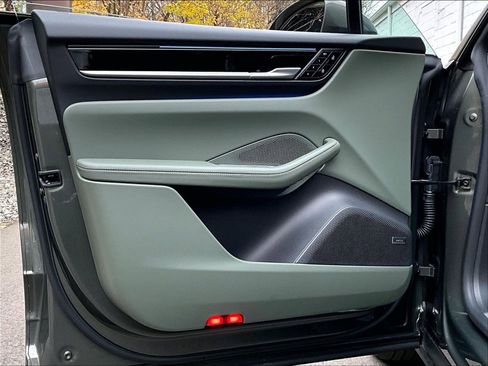 New 2025 Porsche Macan 4S Electric image 16