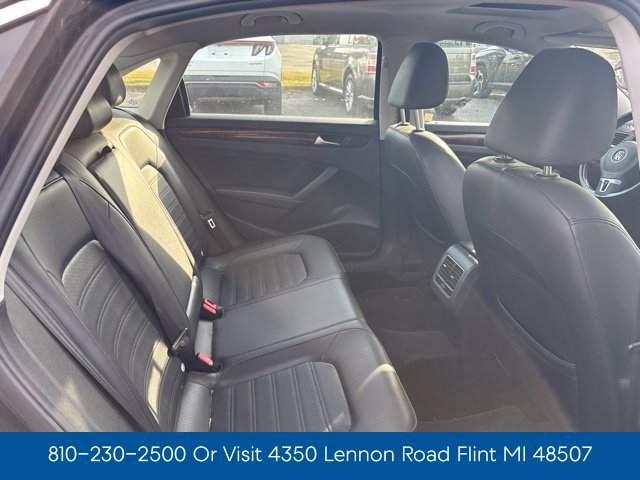Used 2013 Volkswagen Passat 2.5 SEL FWD image 36