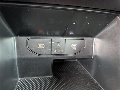 Used 2024 Kia Sorento LX FWD image 17