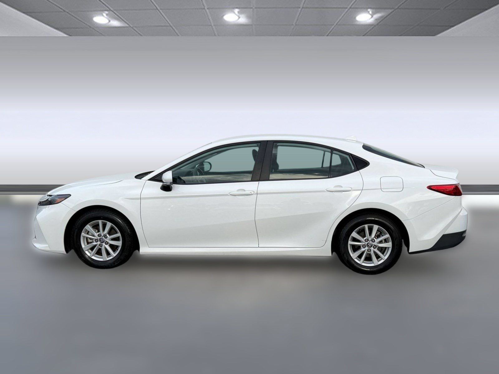 Used 2025 Toyota Camry LE FWD image 2