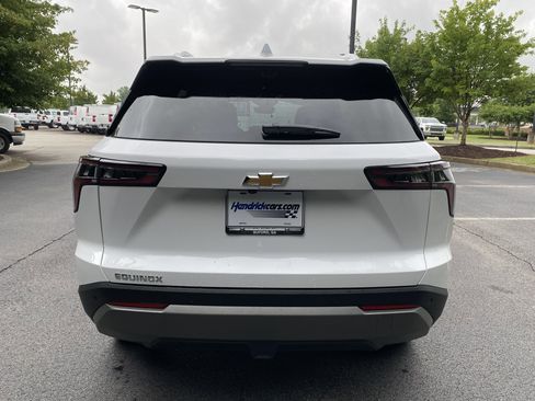 Used 2026 Chevrolet Equinox LT FWD image 8