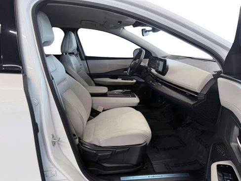 Used 2024 Nissan Ariya AWD image 12