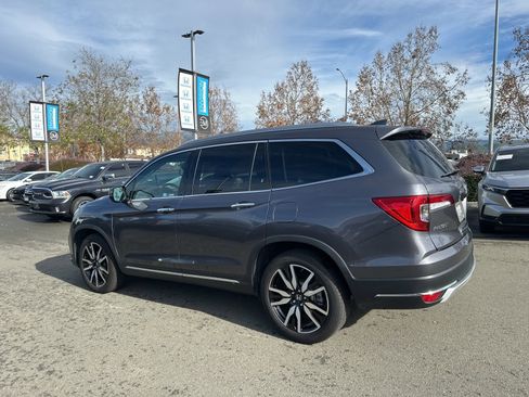 Used 2022 Honda Pilot Touring image 4