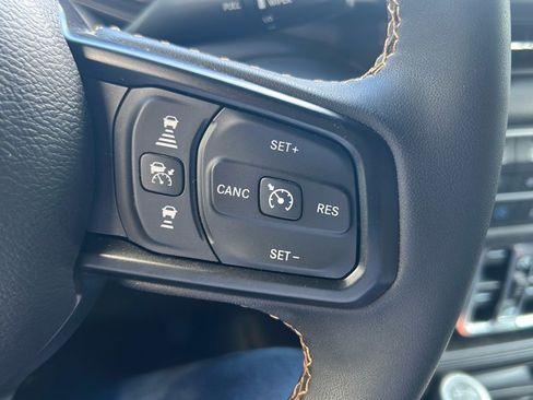 Used 2024 Jeep Wrangler Unlimited w/ Convenience Group image 23