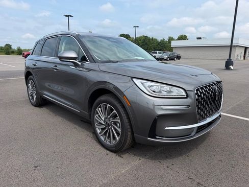 Used 2023 Lincoln Corsair Reserve AWD/4WD image 3