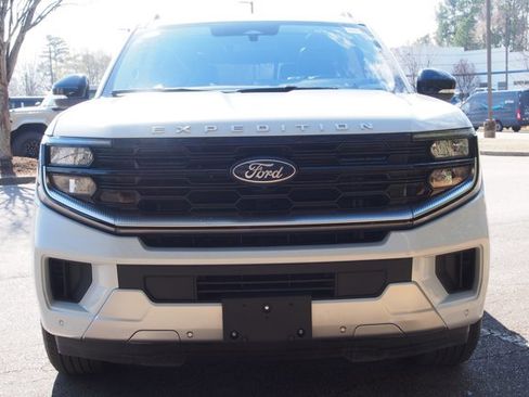 Certified 2025 Ford Expedition Platinum image 2