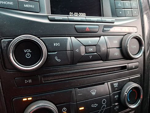 Used 2017 Ford Explorer XLT AWD/4WD image 16