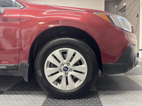 Used 2019 Subaru Outback 2.5i Premium w/ Popular Package #2 AWD/4WD image 5