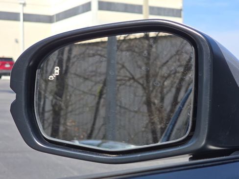 Used 2025 Honda HR-V EX-L image 17