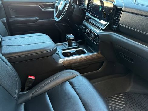 Used 2024 Chevrolet Silverado 1500 LT Trail Boss w/ Convenience Package II AWD/4WD image 20