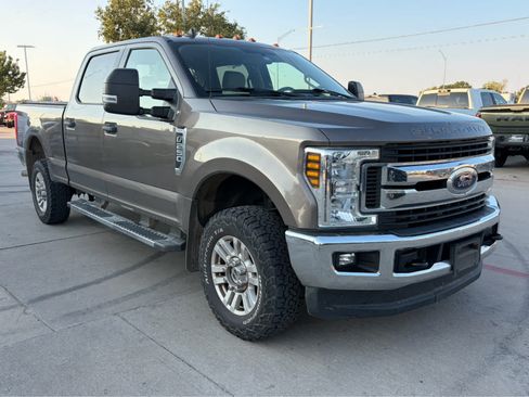 Used 2019 Ford F250 XLT w/ XLT Value Package AWD/4WD image 5