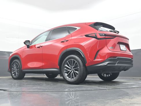 Used 2025 Lexus NX 250 FWD w/ Towing Package (2000 Lbs) image 28