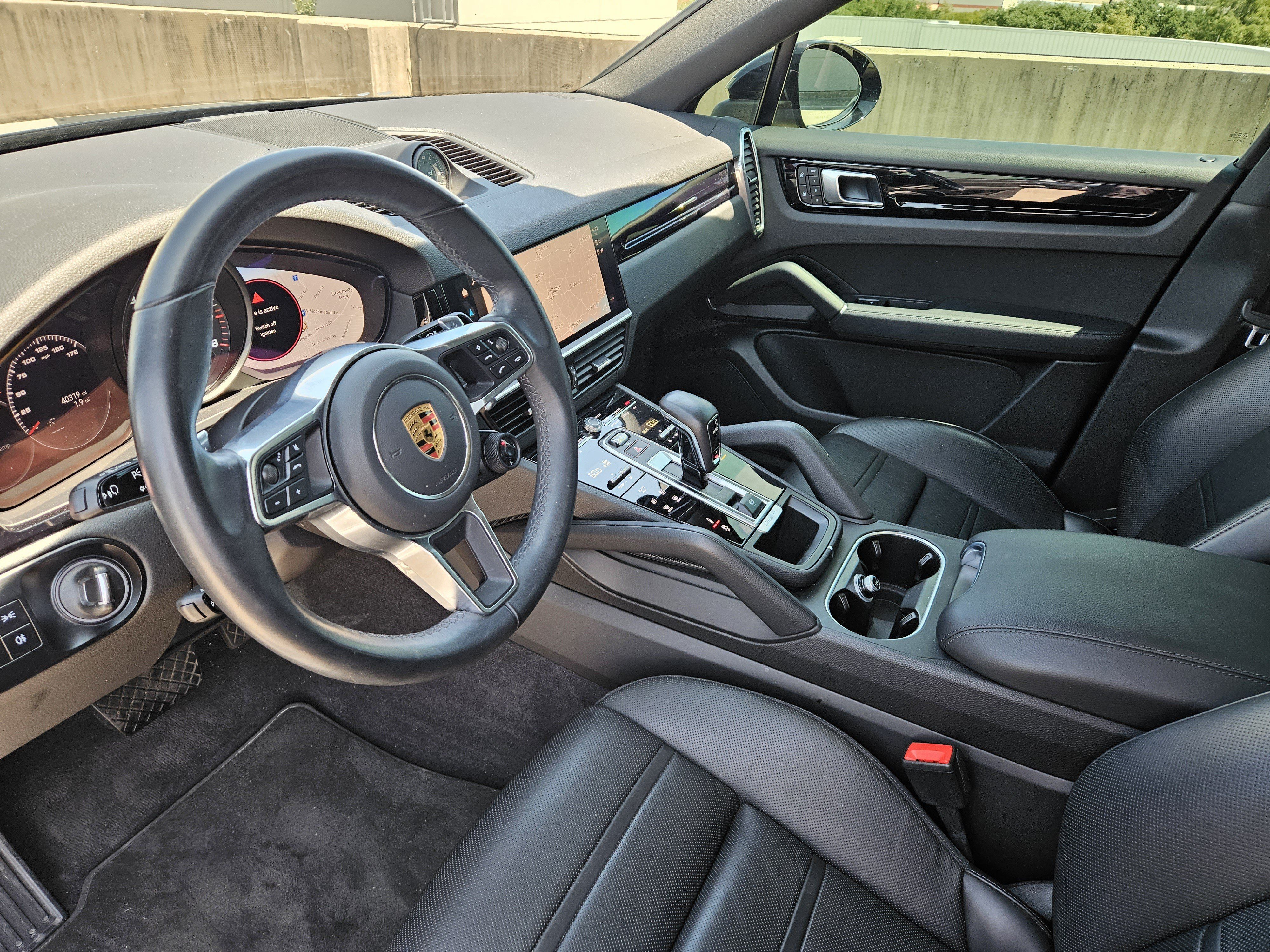 Certified 2023 Porsche Cayenne Coupe AWD/4WD image 4
