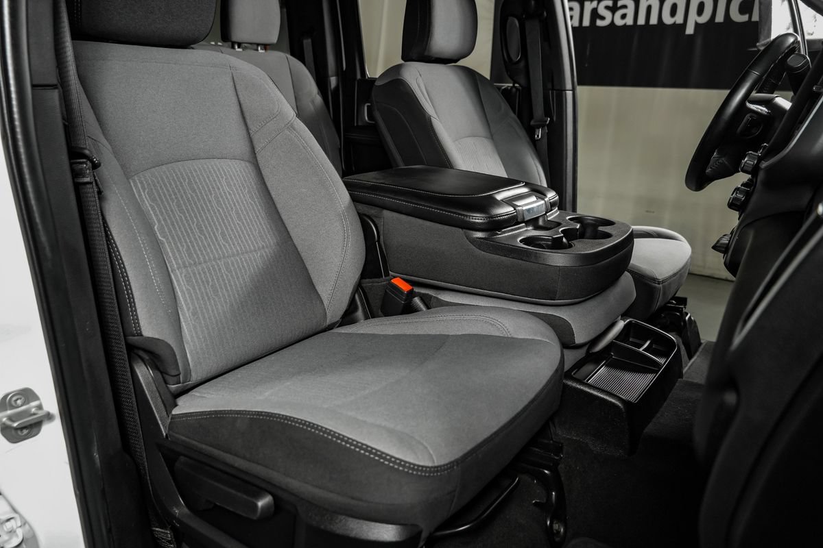 Used 2024 RAM 3500 Big Horn AWD/4WD image 30