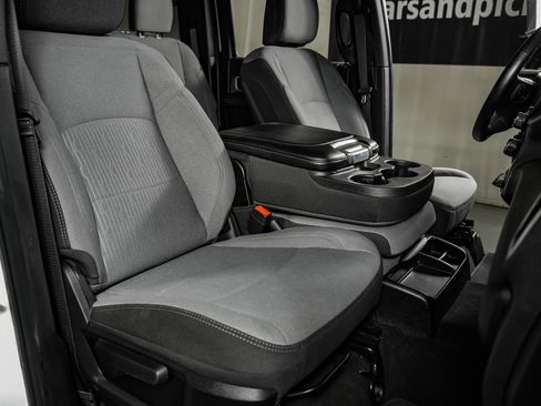 Used 2024 RAM 3500 Big Horn AWD/4WD image 30
