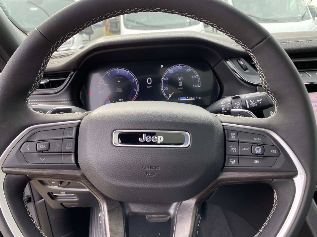 New 2027 Jeep Grand Cherokee Limited AWD/4WD image 15