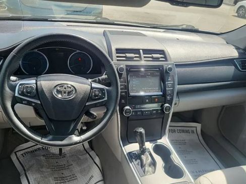 Used 2017 Toyota Camry XLE w/ Moonroof Package image 8