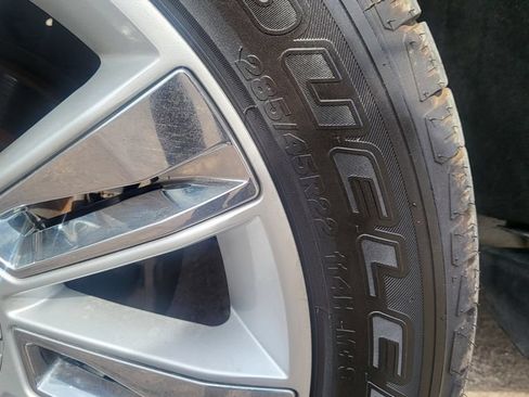 Used 2018 Cadillac Escalade Platinum AWD/4WD image 17