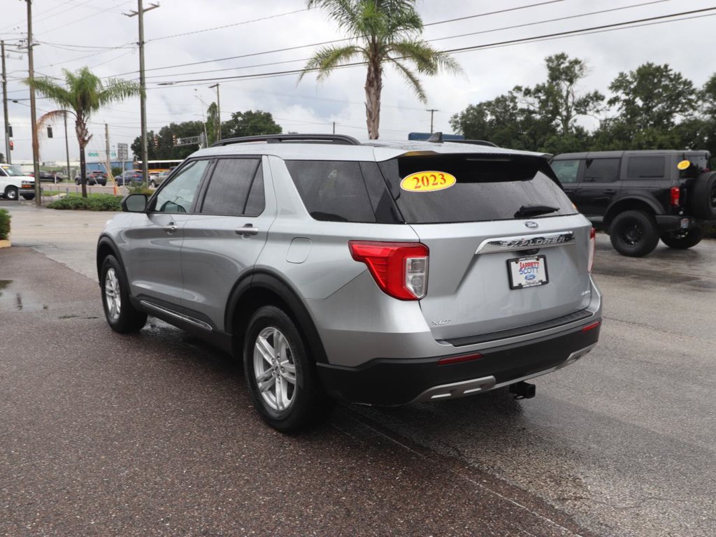 Used 2023 Ford Explorer XLT w/ Equipment Group 202A AWD/4WD image 8