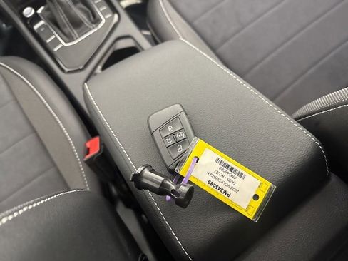 Used 2023 Volkswagen Taos SE w/ Panoramic Sunroof Package image 28