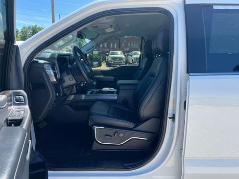 Used 2024 Ford F250 Lariat w/ Lariat Ultimate Package AWD/4WD image 12