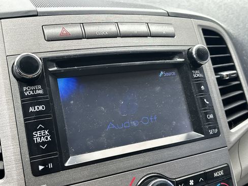 Used 2013 Toyota Venza LE w/ LE Convenience Pkg image 13