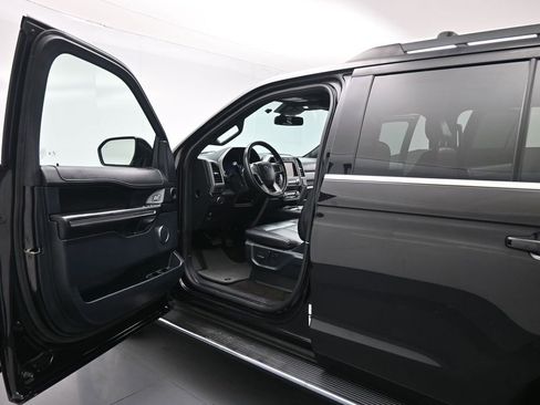 Certified 2021 Ford Expedition XLT RWD image 9