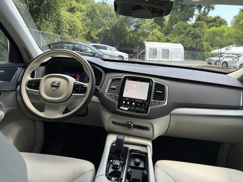 Certified 2024 Volvo XC90 B5 Core w/ Protection Package AWD/4WD image 30