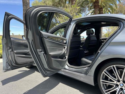 Used 2019 BMW 540i w/ M Sport Package image 58