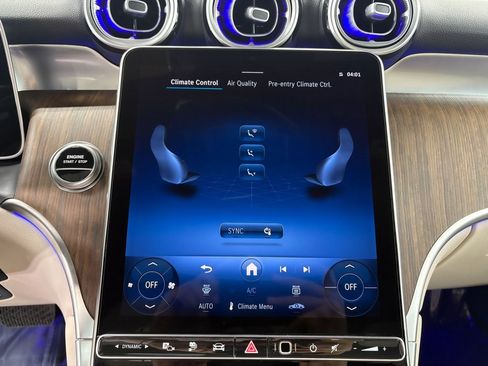 Used 2025 Mercedes-Benz GLC 350e GLC 350e w/ Driver Assistance Package image 18