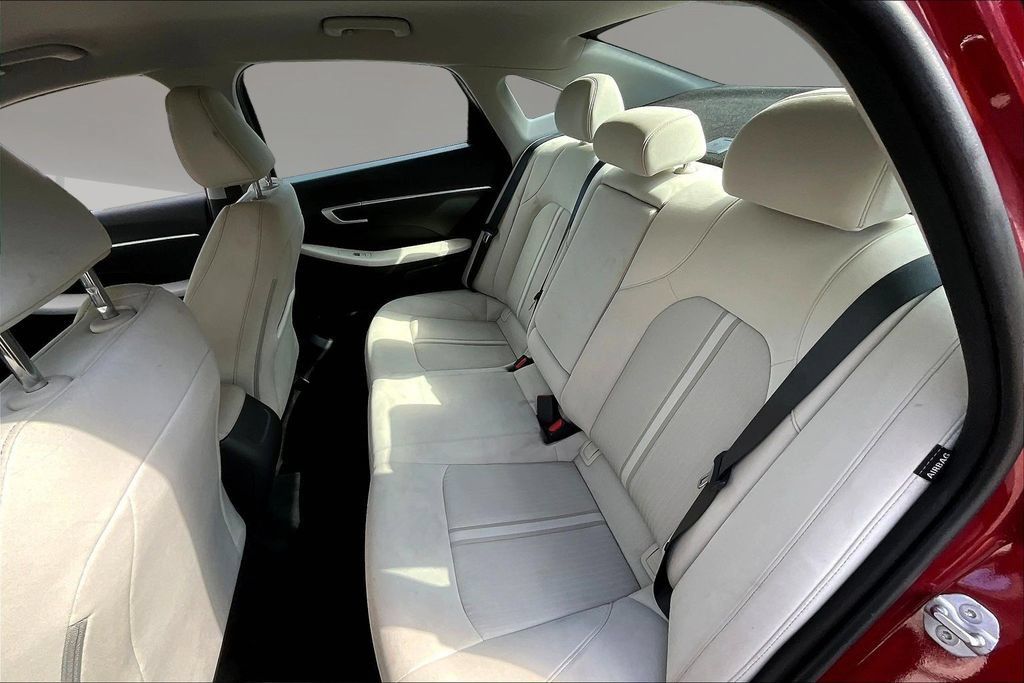 Used 2025 Hyundai Sonata SEL FWD image 19