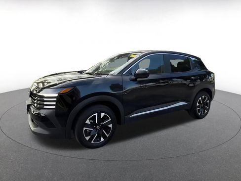 Used 2025 Nissan Kicks SV image 7