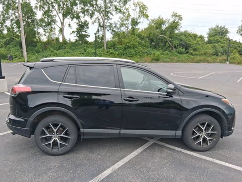 Used 2017 Toyota RAV4 SE w/ Power Special Value Package AWD/4WD image 4