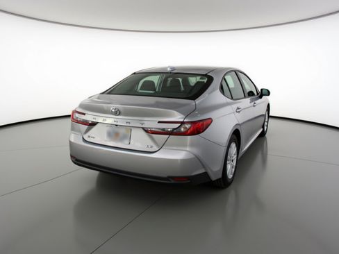 Used 2025 Toyota Camry LE FWD image 9