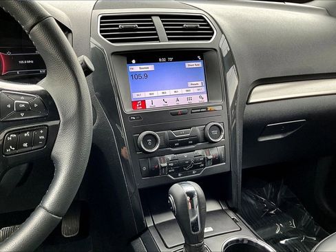 Used 2019 Ford Explorer XLT w/ Equipment Group 202A FWD image 11