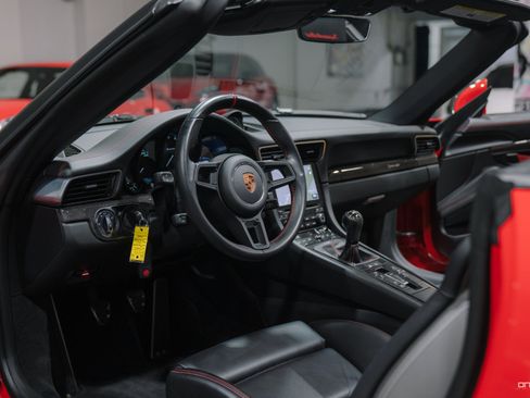 Used 2019 Porsche 911 Speedster RWD image 10
