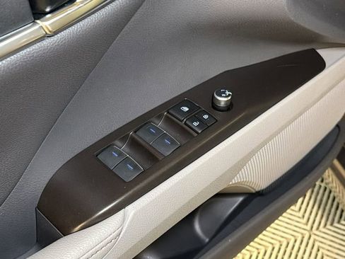 Used 2024 Toyota Camry XSE w/ Navigation Package image 23