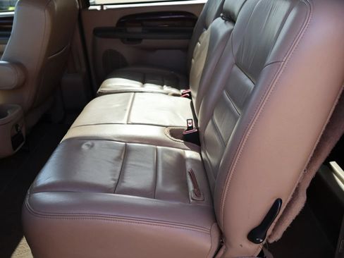 Used 2004 Ford Excursion Limited AWD/4WD image 32